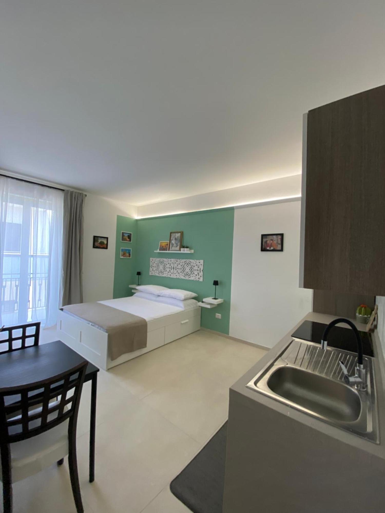 Le Buguse Suite Apartment Λέτσε Εξωτερικό φωτογραφία