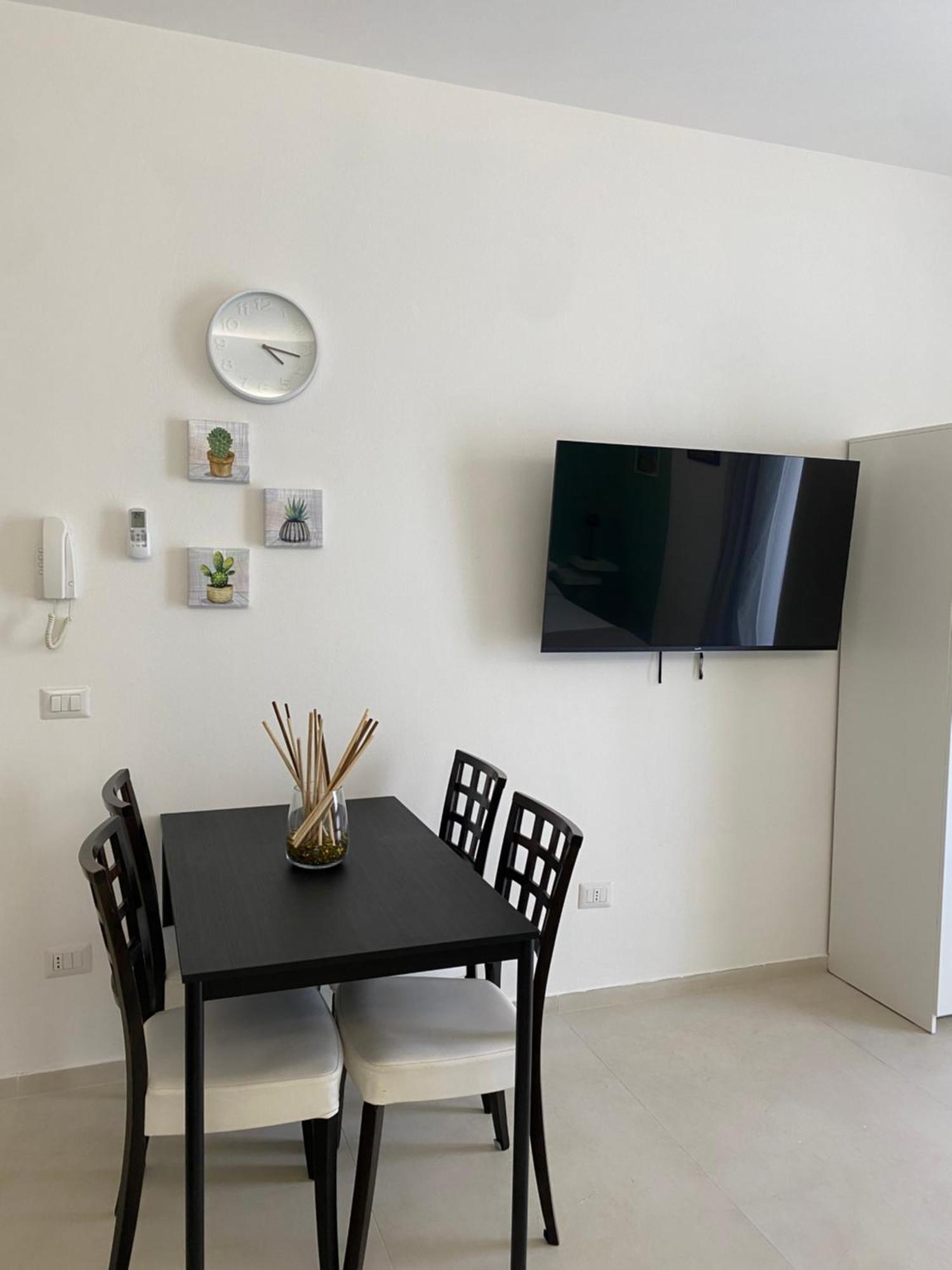 Le Buguse Suite Apartment Λέτσε Εξωτερικό φωτογραφία